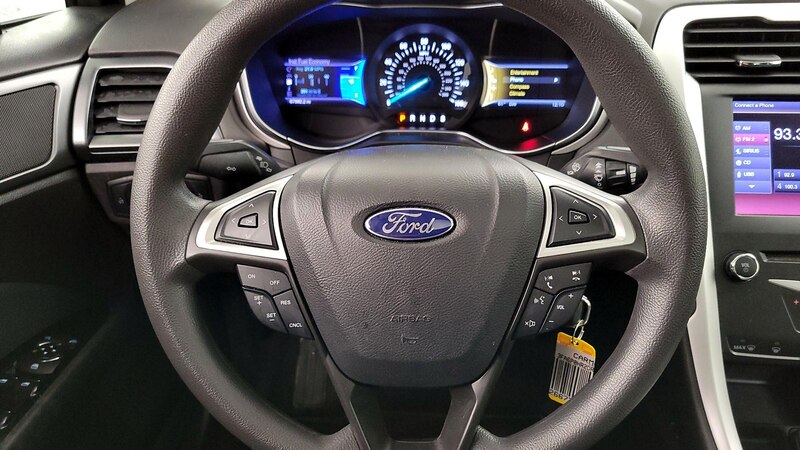 2013 Ford Fusion SE 10