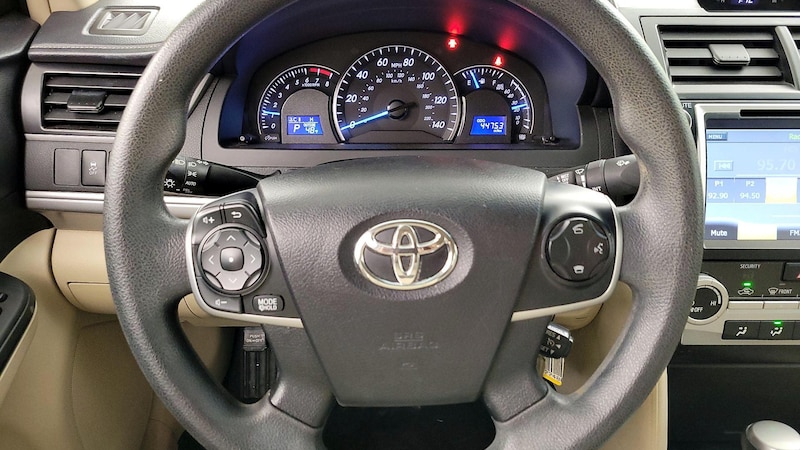 2014 Toyota Camry LE 10