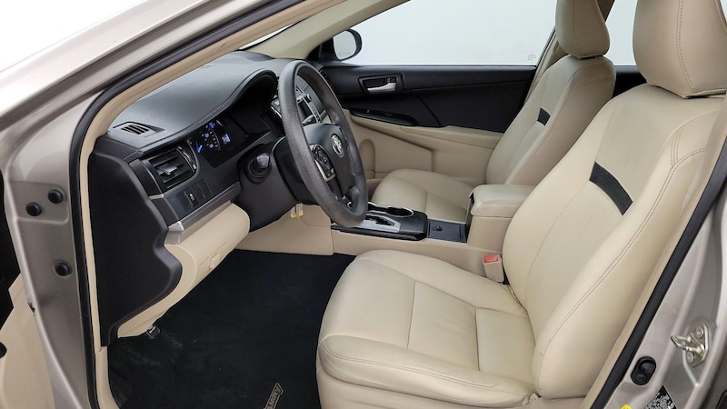 2014 Toyota Camry LE 11