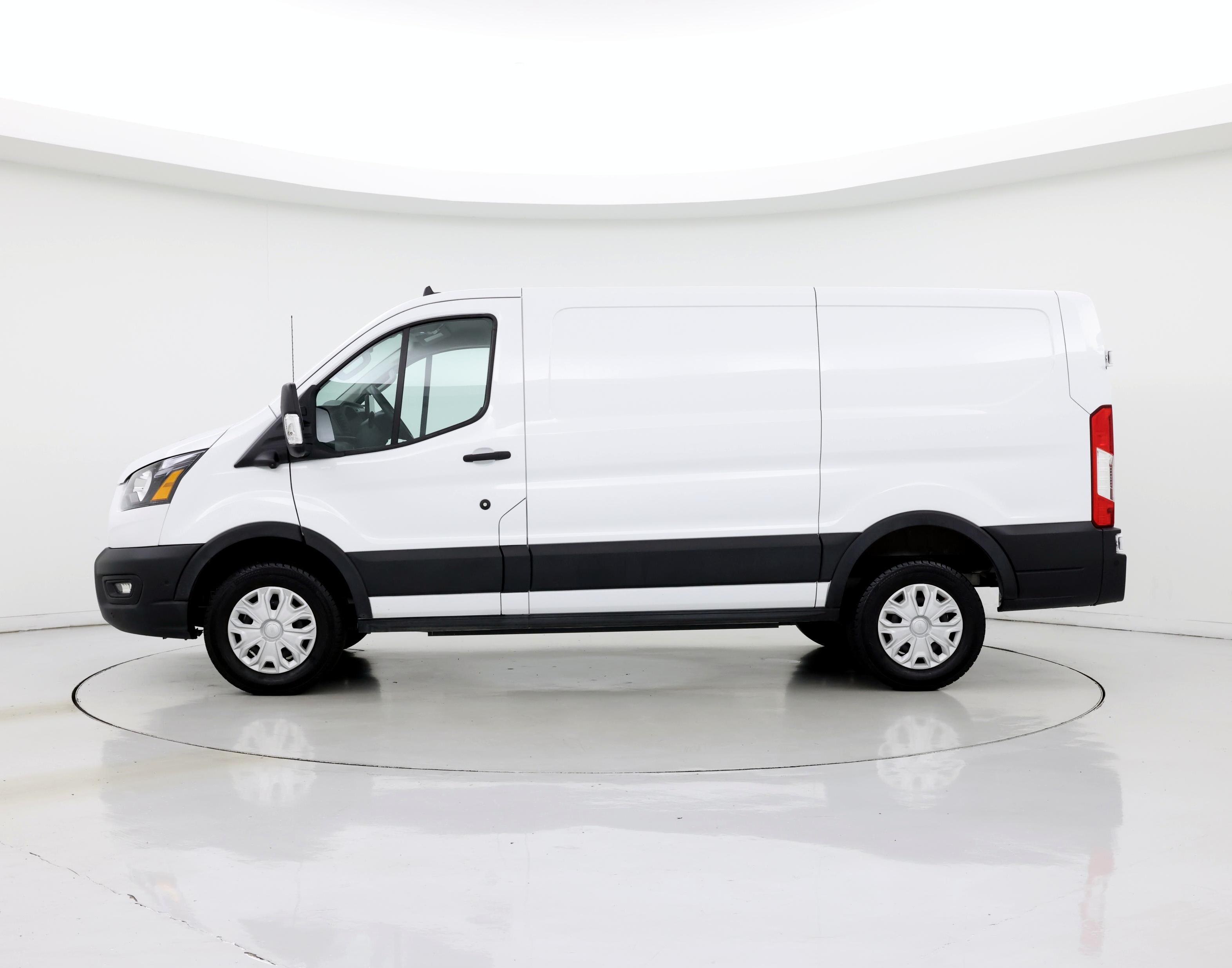 Thumbnail: 2023 Ford Econoline - 3