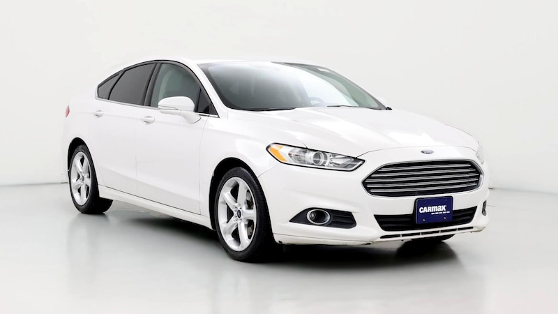 2016 Ford Fusion SE Hero Image