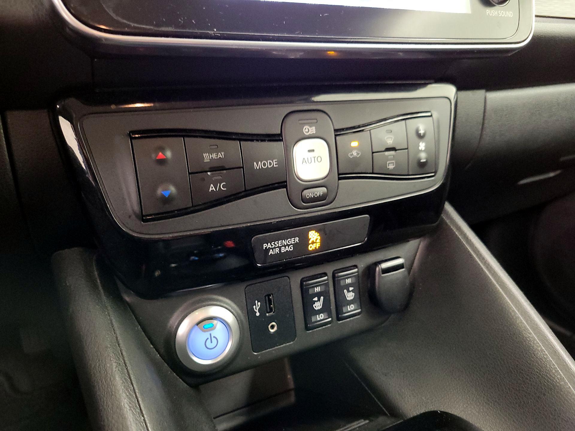 Thumbnail: 2019 Nissan Leaf - 17