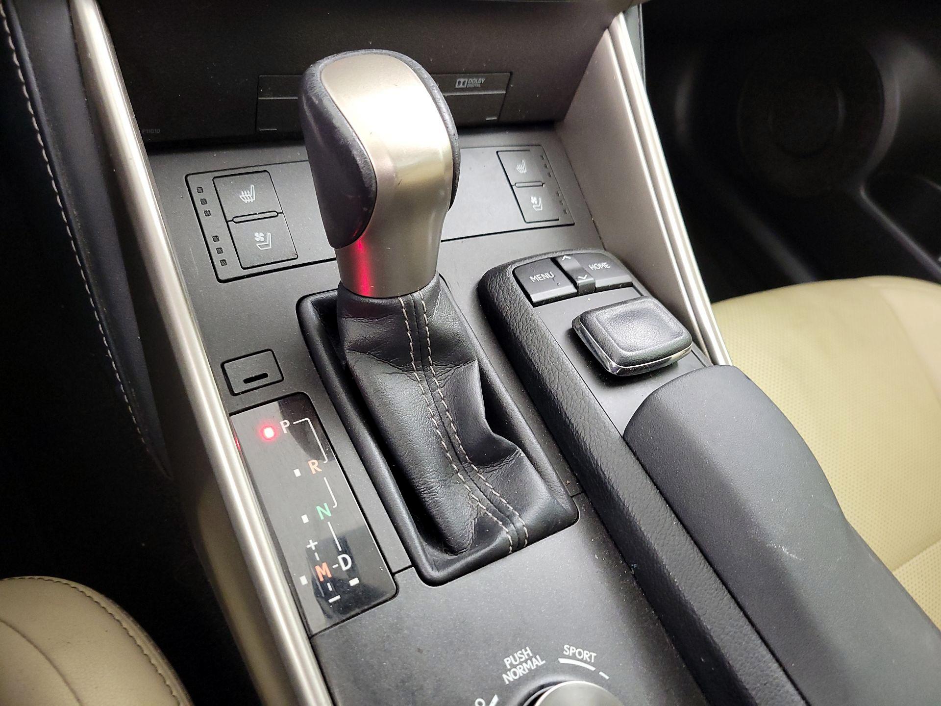 Thumbnail: 2015 Lexus IS - 18
