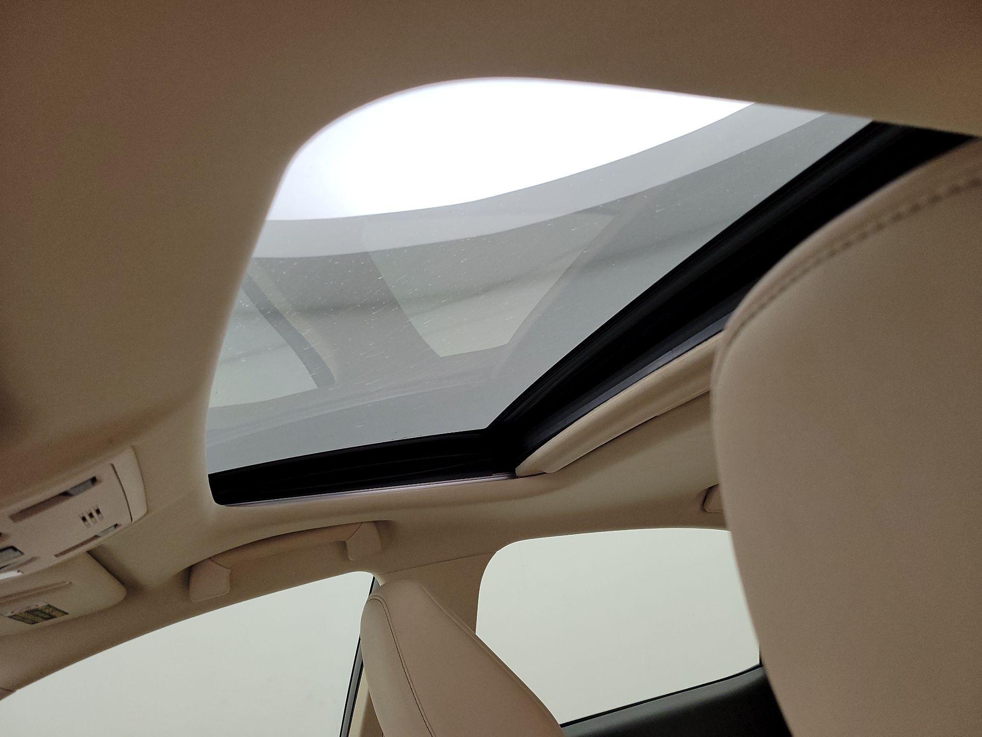 Thumbnail: 2015 Lexus IS - 20