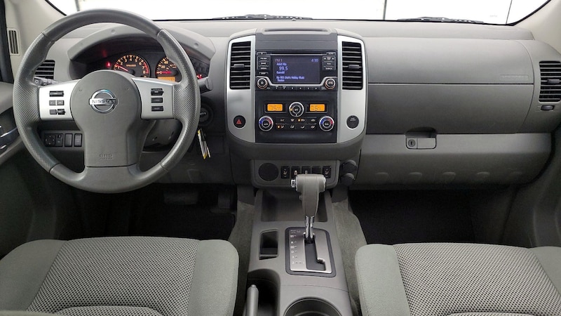 2015 Nissan Frontier SV 9