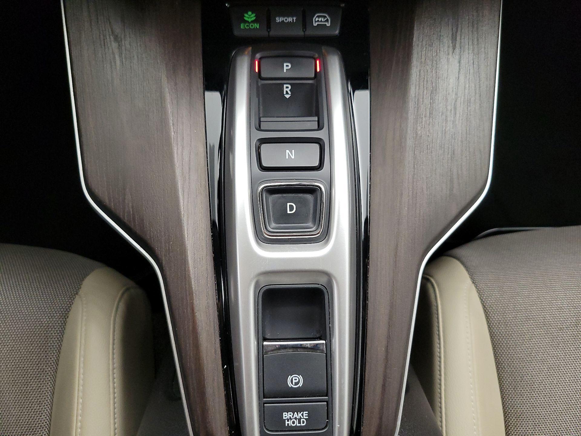 Thumbnail: 2018 Honda Clarity - 17