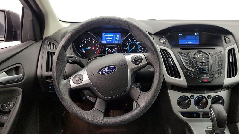 2014 Ford Focus SE 10