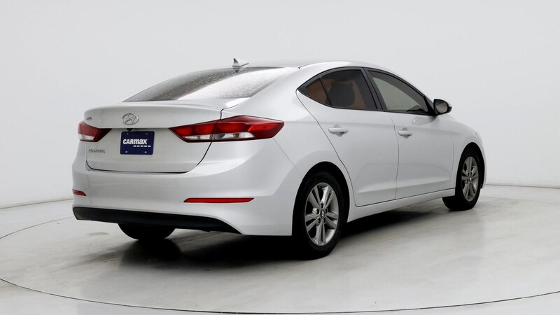 2017 Hyundai Elantra SE 8