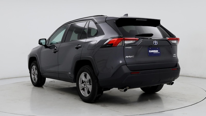 2022 Toyota RAV4 XLE 2