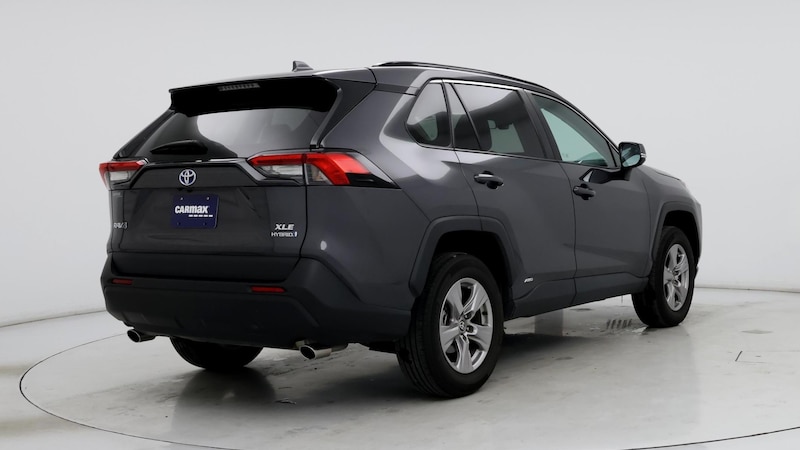 2022 Toyota RAV4 XLE 8