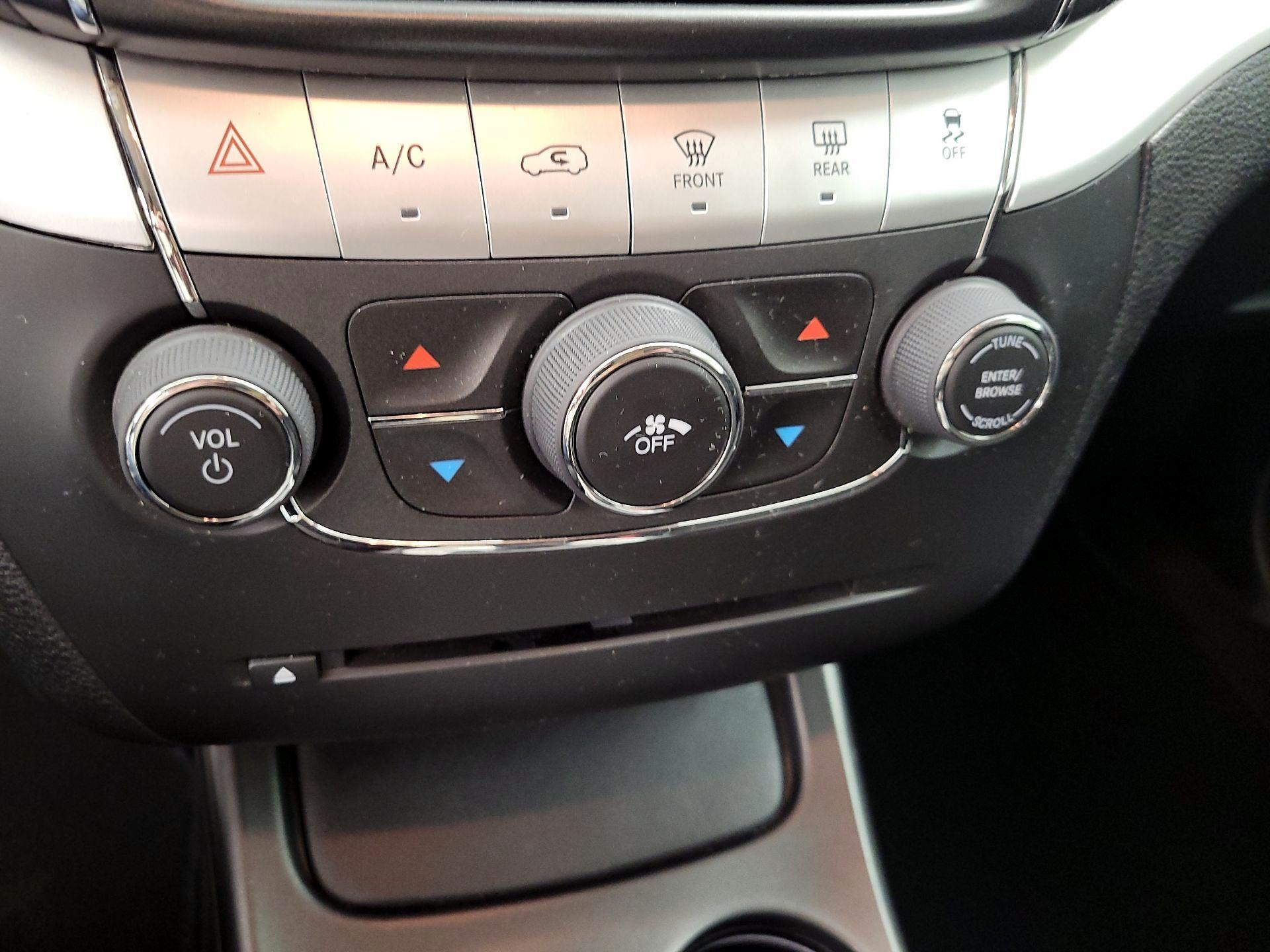 Thumbnail: 2019 Dodge Journey - 14