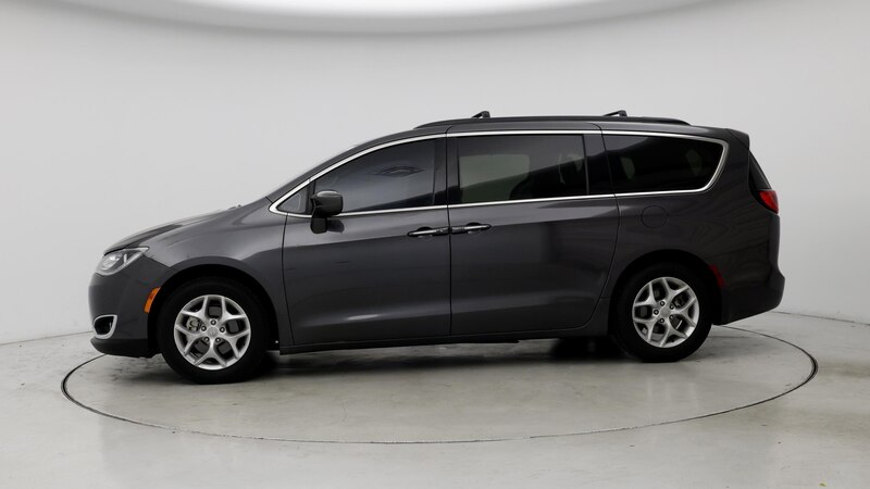 2018 Chrysler Pacifica Touring 3