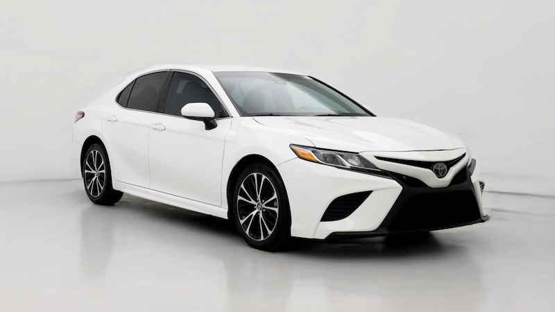 2018 Toyota Camry SE Hero Image