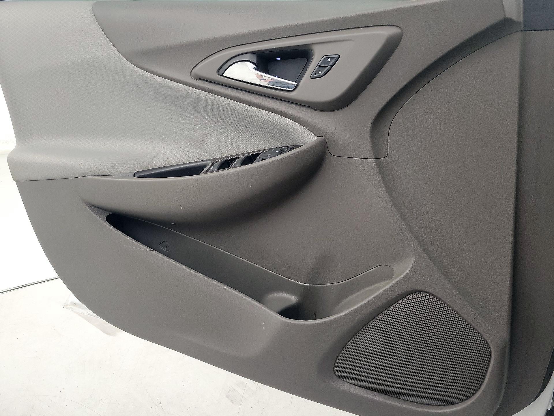 Thumbnail: 2016 Chevrolet Malibu - 12
