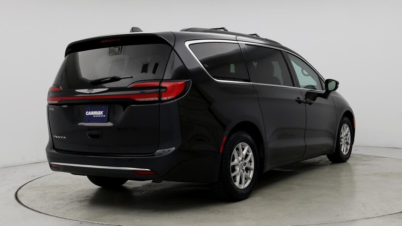 2022 Chrysler Pacifica Touring L 8