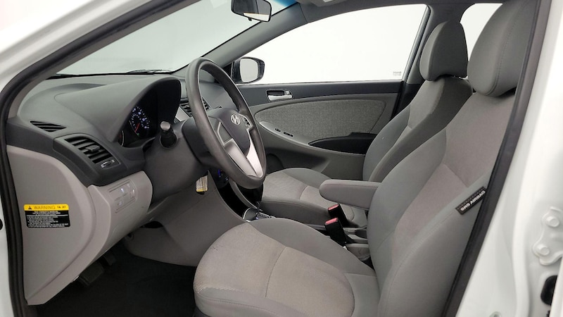 2013 Hyundai Accent GS 11