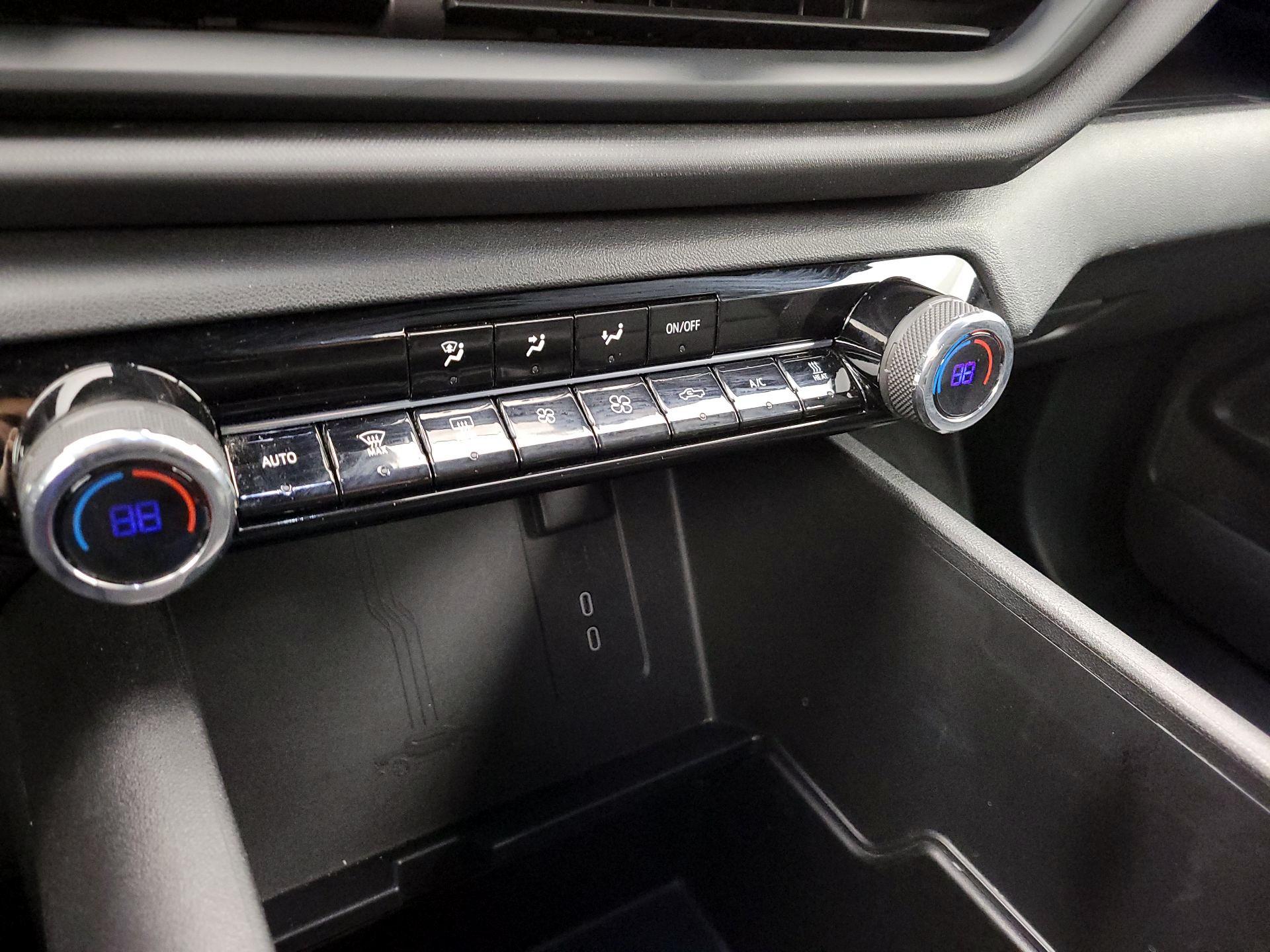 Thumbnail: 2024 Chevrolet Silverado EV - 17