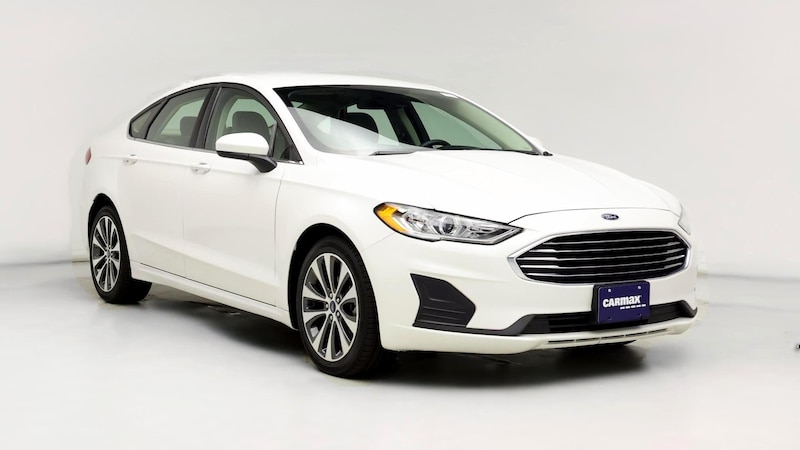 2019 Ford Fusion SE Hero Image