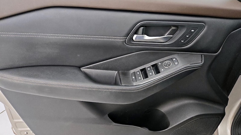 2023 Nissan Rogue SL 12