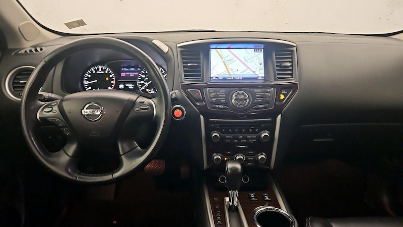 2014 Nissan Pathfinder SL 9