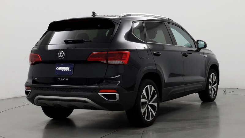 2023 Volkswagen Taos SE 8