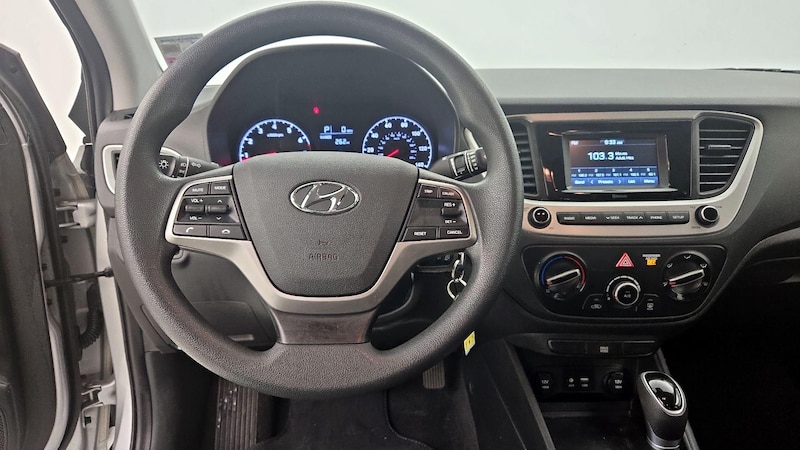 2020 Hyundai Accent SE 10