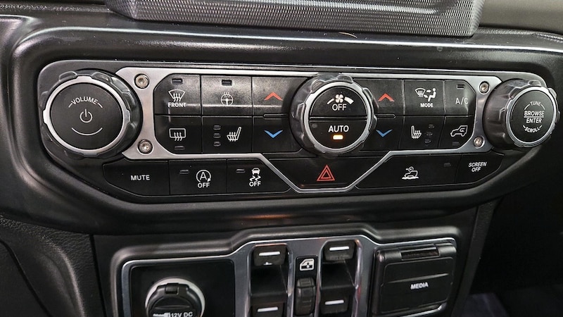 2021 Jeep Gladiator Sport S 16