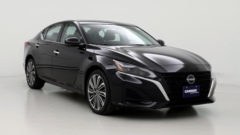 2023 Nissan Altima SL Hero Image