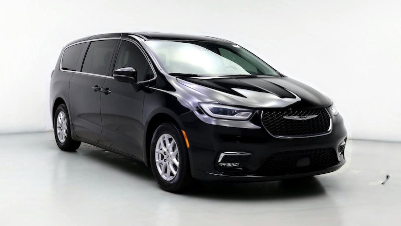 2023 Chrysler Pacifica Touring L Hero Image