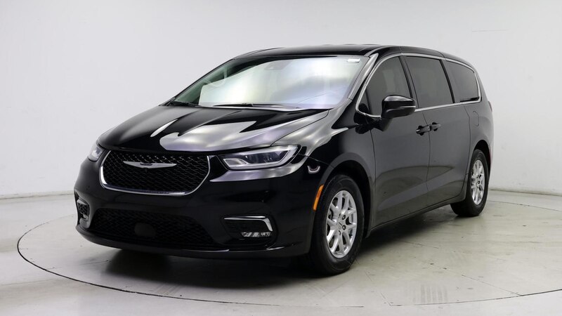 2023 Chrysler Pacifica Touring L 4