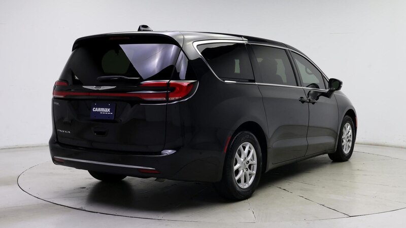 2023 Chrysler Pacifica Touring L 8