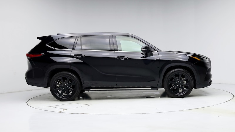 2022 Toyota Highlander LE 7