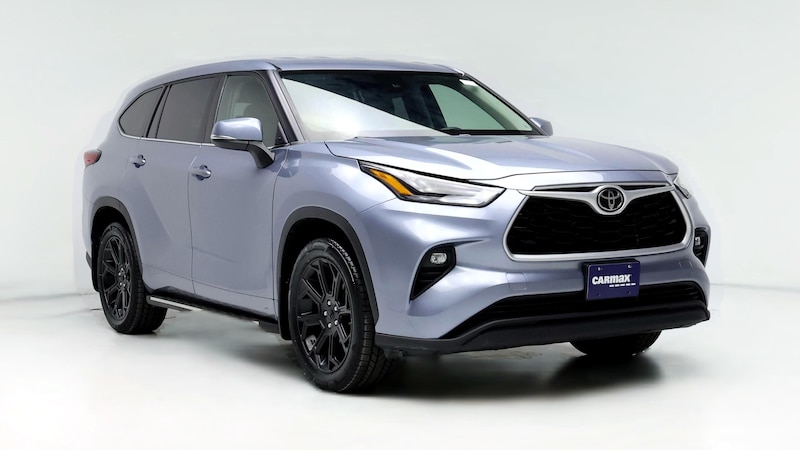 2022 Toyota Highlander LE Hero Image