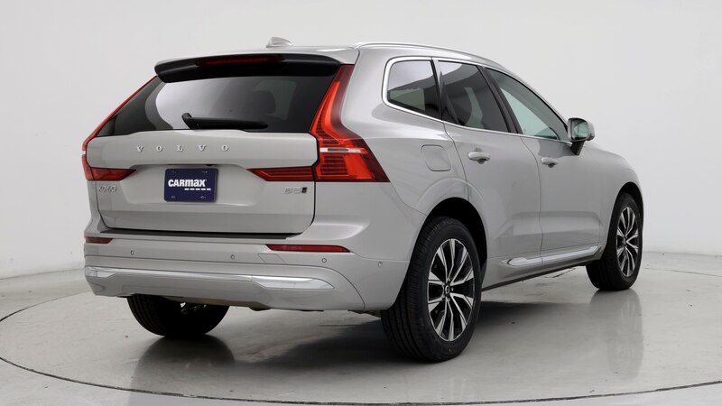 2023 Volvo XC60 B5 Plus 8