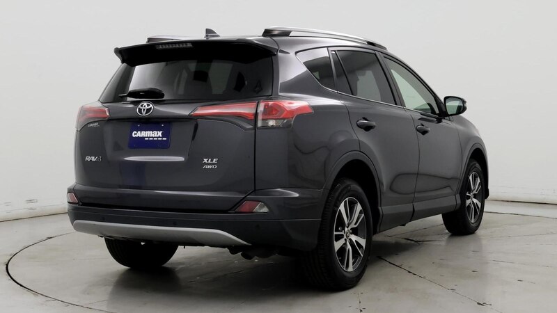 2018 Toyota RAV4 XLE 8