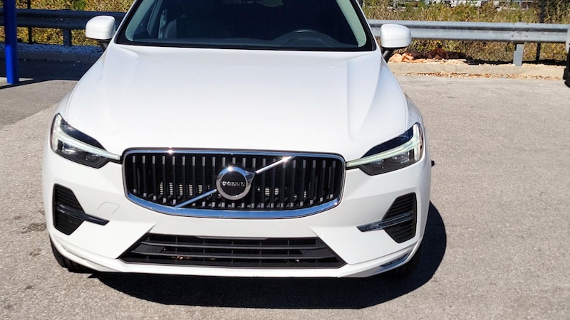 2022 Volvo XC60 B5 Momentum 2