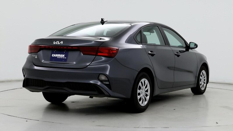 2022 Kia Forte FE 8