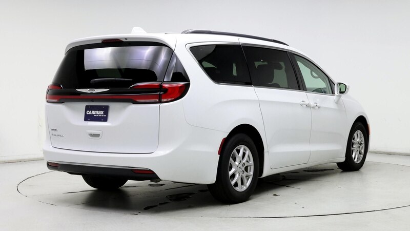 2022 Chrysler Pacifica Touring L 8