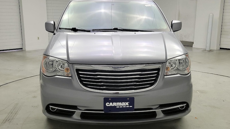 2015 Chrysler Town & Country Touring 2