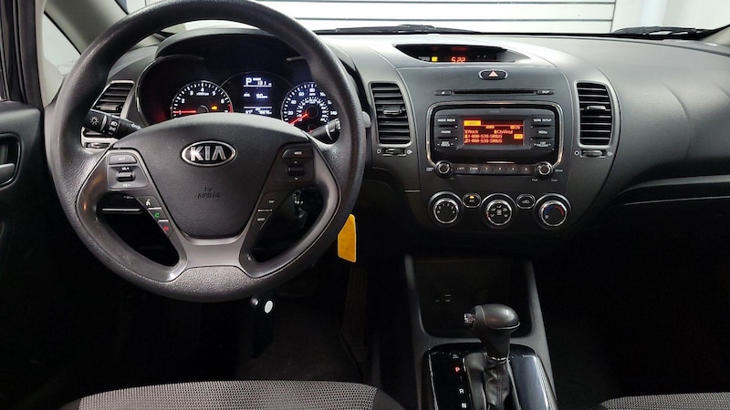 2017 Kia Forte LX 8