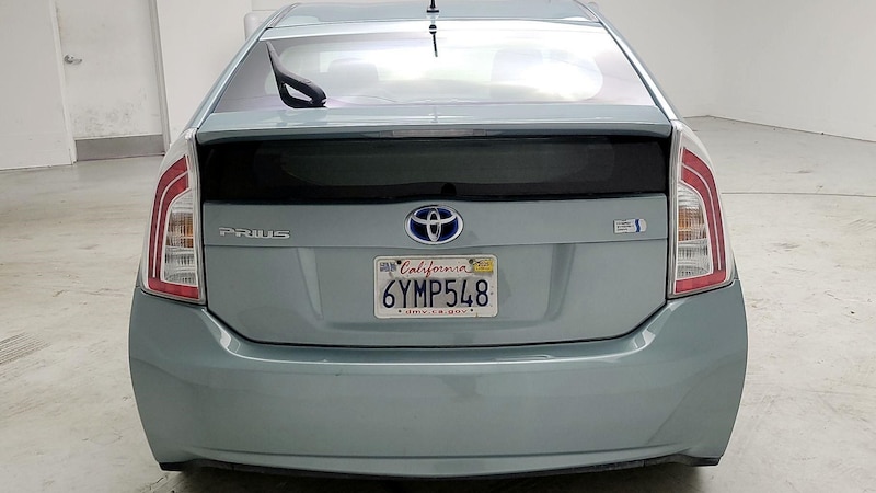 2013 Toyota Prius Two 6