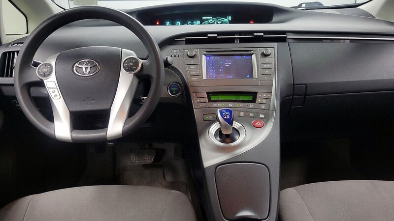 2013 Toyota Prius Two 8