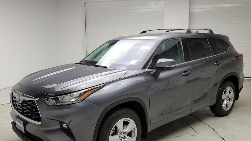 2020 Toyota Highlander LE Hero Image