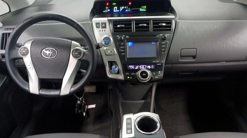 2013 Toyota Prius v Five 9