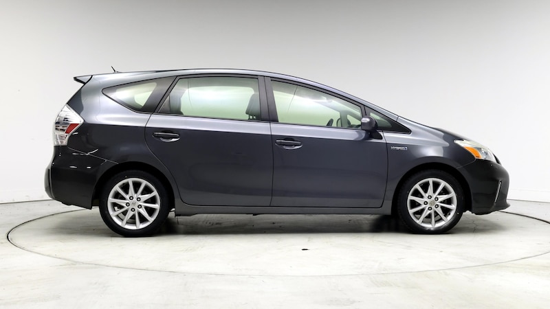 2013 Toyota Prius v Five 7