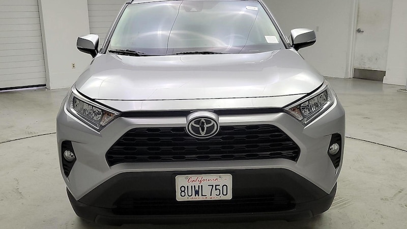 2021 Toyota RAV4 XLE 2