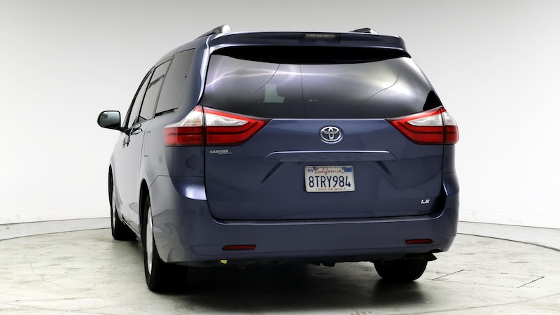 2016 Toyota Sienna LE 6