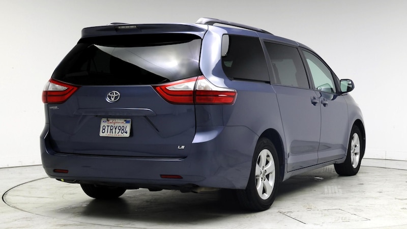 2016 Toyota Sienna LE 8