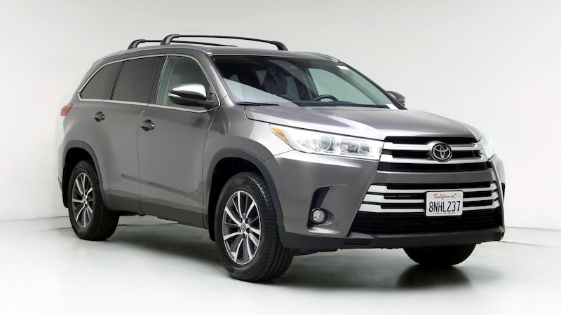 2019 Toyota Highlander XLE Hero Image