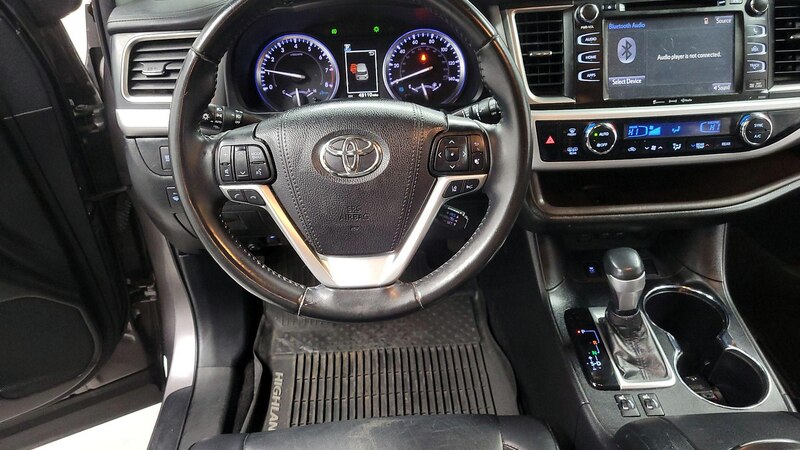 2019 Toyota Highlander XLE 10